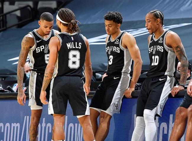 面对各类玩 面对各类玩