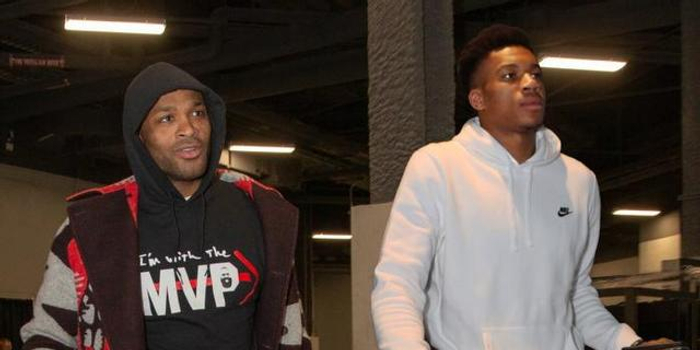 门在冬窗前 门在冬窗前